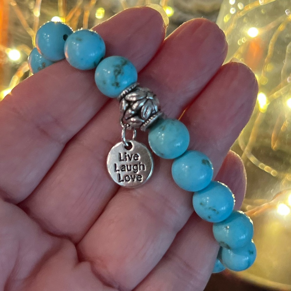 Beautiful handmade natural turquoise stone stretchy bracelet - Picture 5 of 7